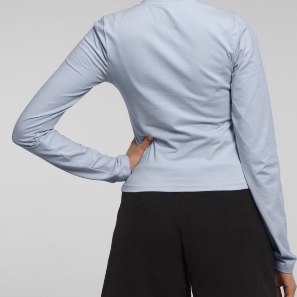 The North Face Women's Pale Blue Mock Neck Long Sleeve Top - Picture 2 of 6